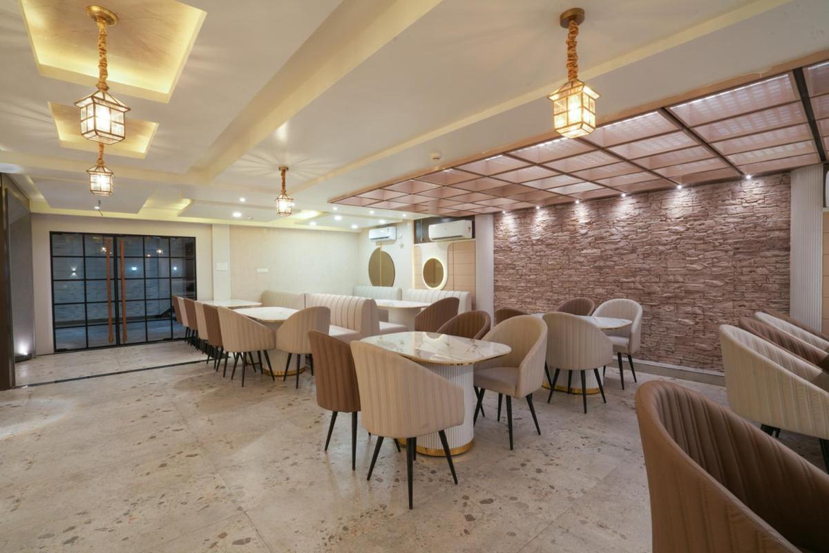 Hotel Square 36 Kota  Extérieur photo