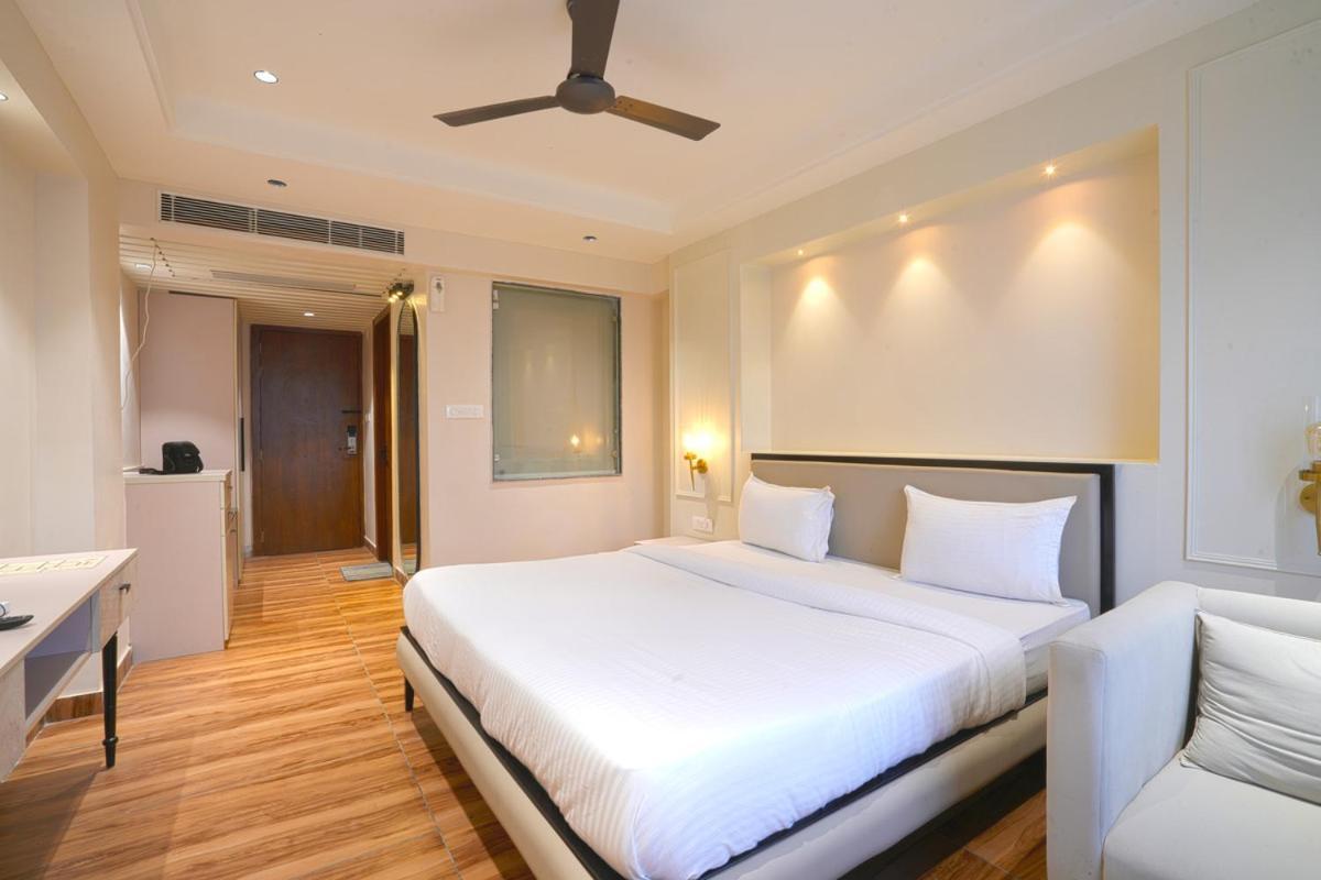 Hotel Square 36 Kota  Extérieur photo
