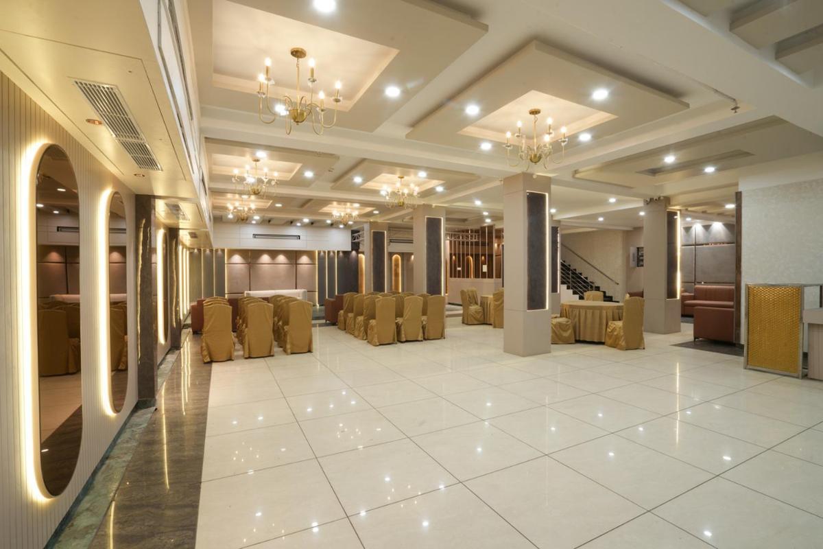 Hotel Square 36 Kota  Extérieur photo