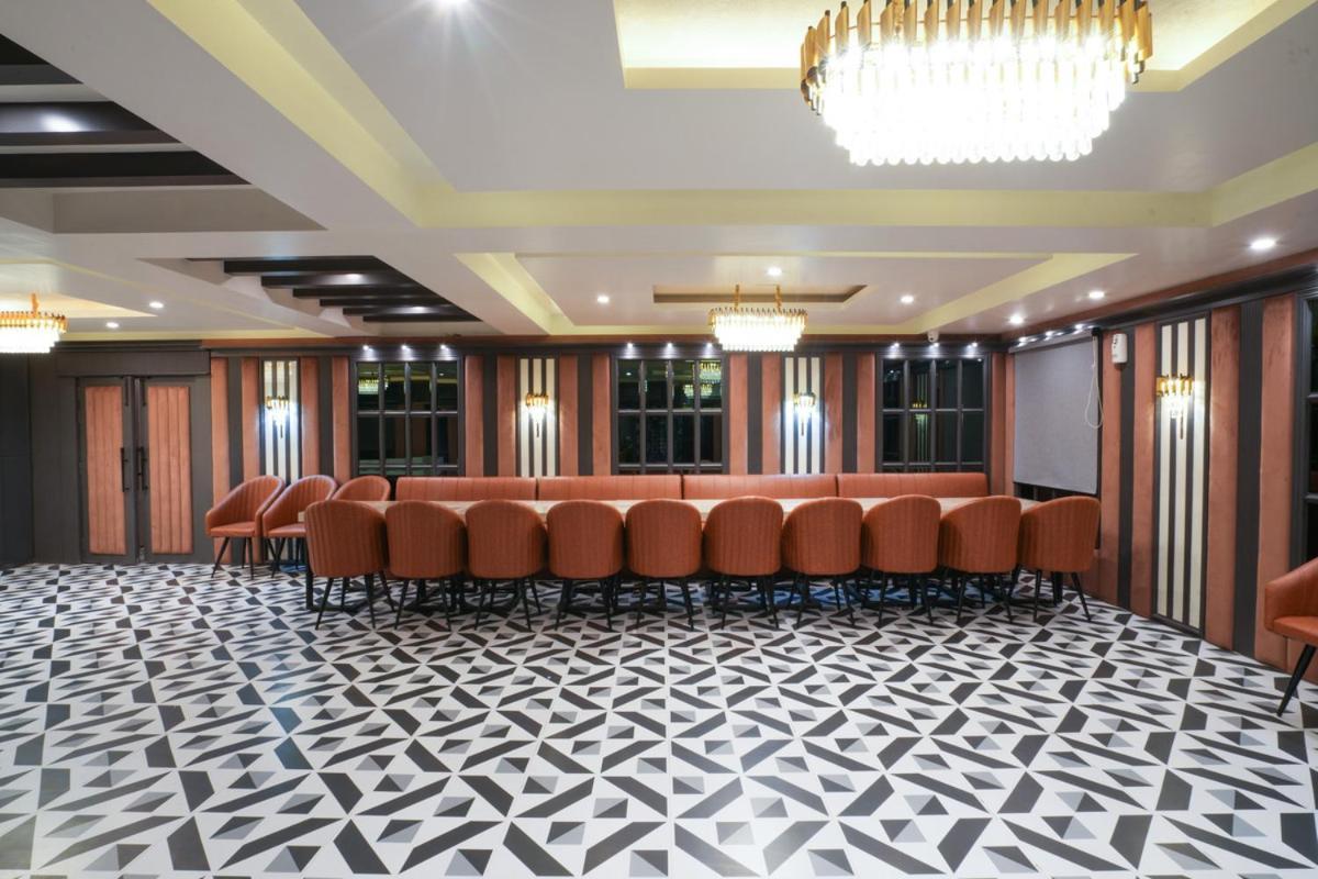 Hotel Square 36 Kota  Extérieur photo