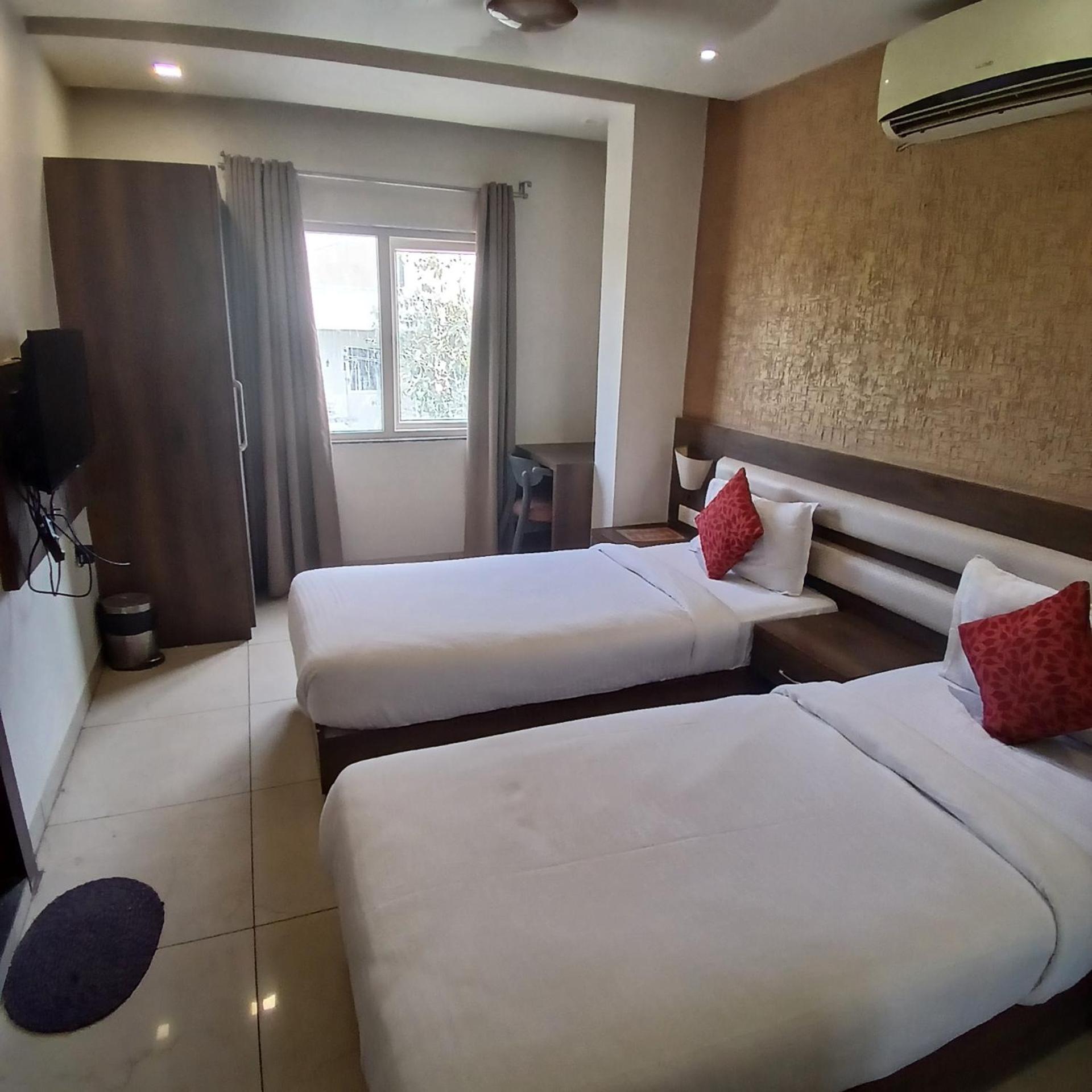Hotel Square 36 Kota  Extérieur photo