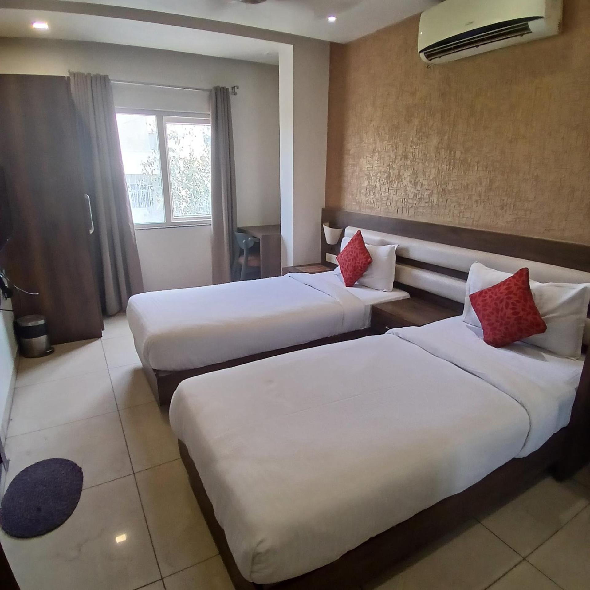 Hotel Square 36 Kota  Extérieur photo