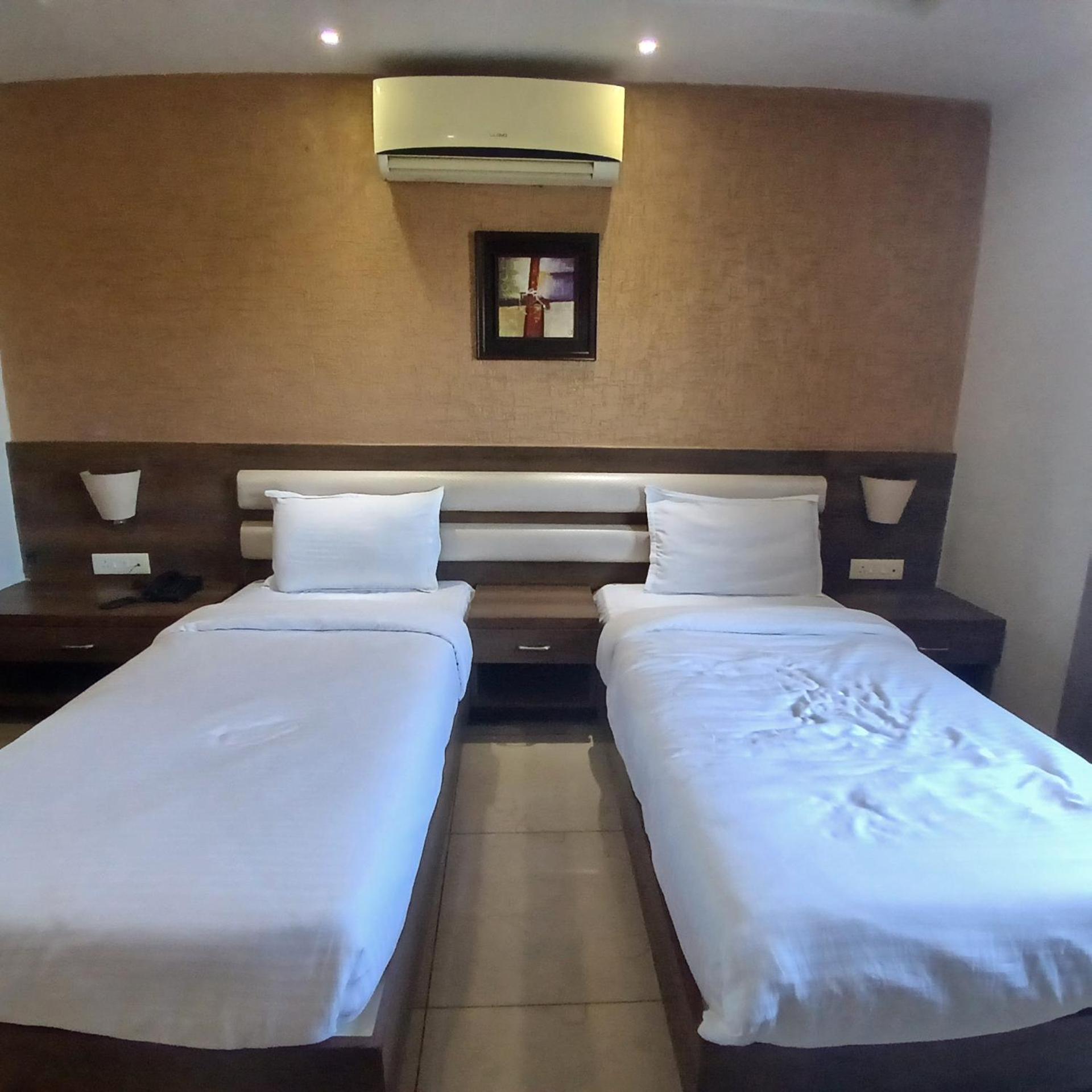 Hotel Square 36 Kota  Extérieur photo
